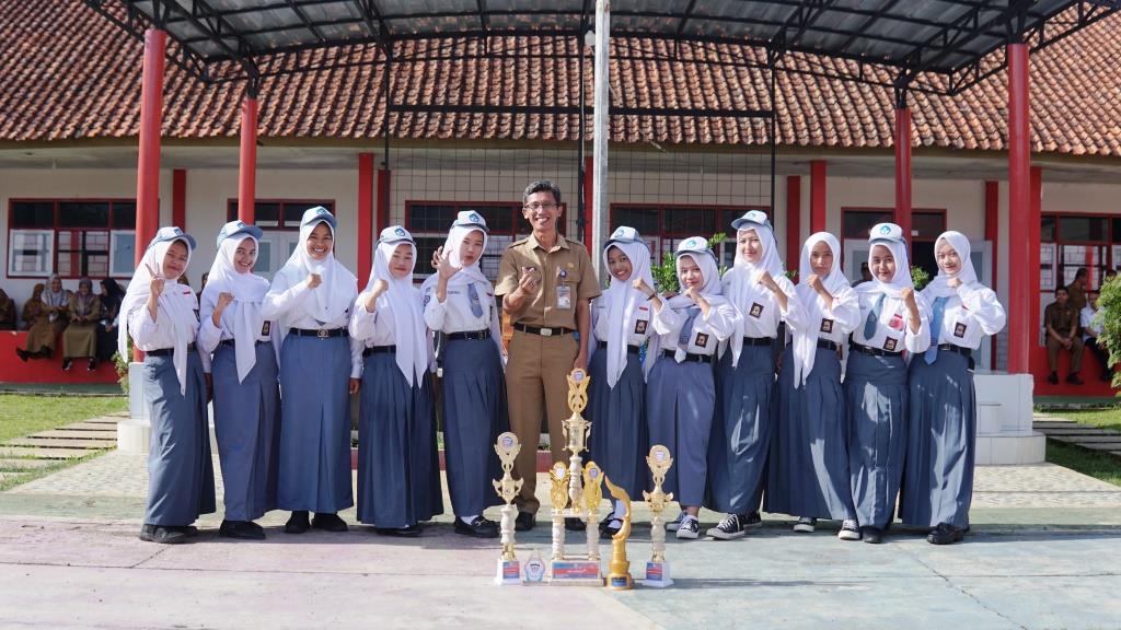 SMK Negeri 1 Panjalu Borong Piala di Lomba Baris-Berbaris se-Indonesia