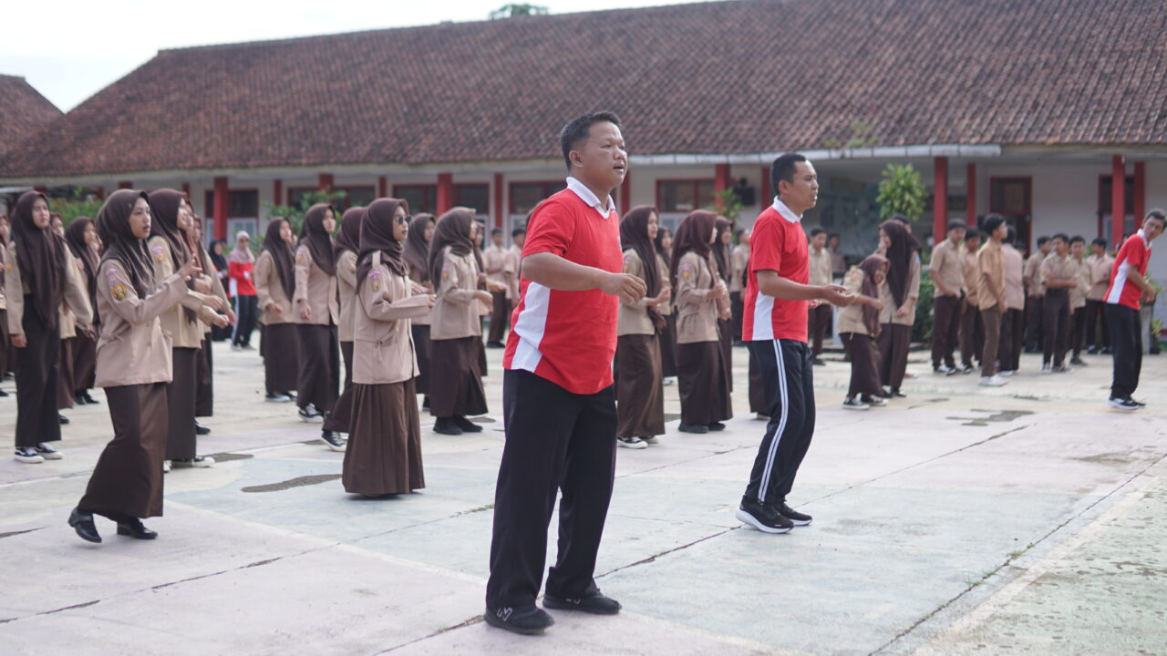 Tingkatkan Kebugaran Siswa, SMK Negeri 1 Panjalu Gelar Senam Anak Indonesia Sehat